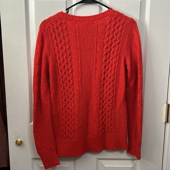 Banana Republic sweater. Red. Cable knit. Round neck. Size S - Picture 5 of 6